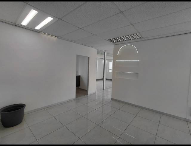 142M² OFFICE TO LET IN BRYANSTON